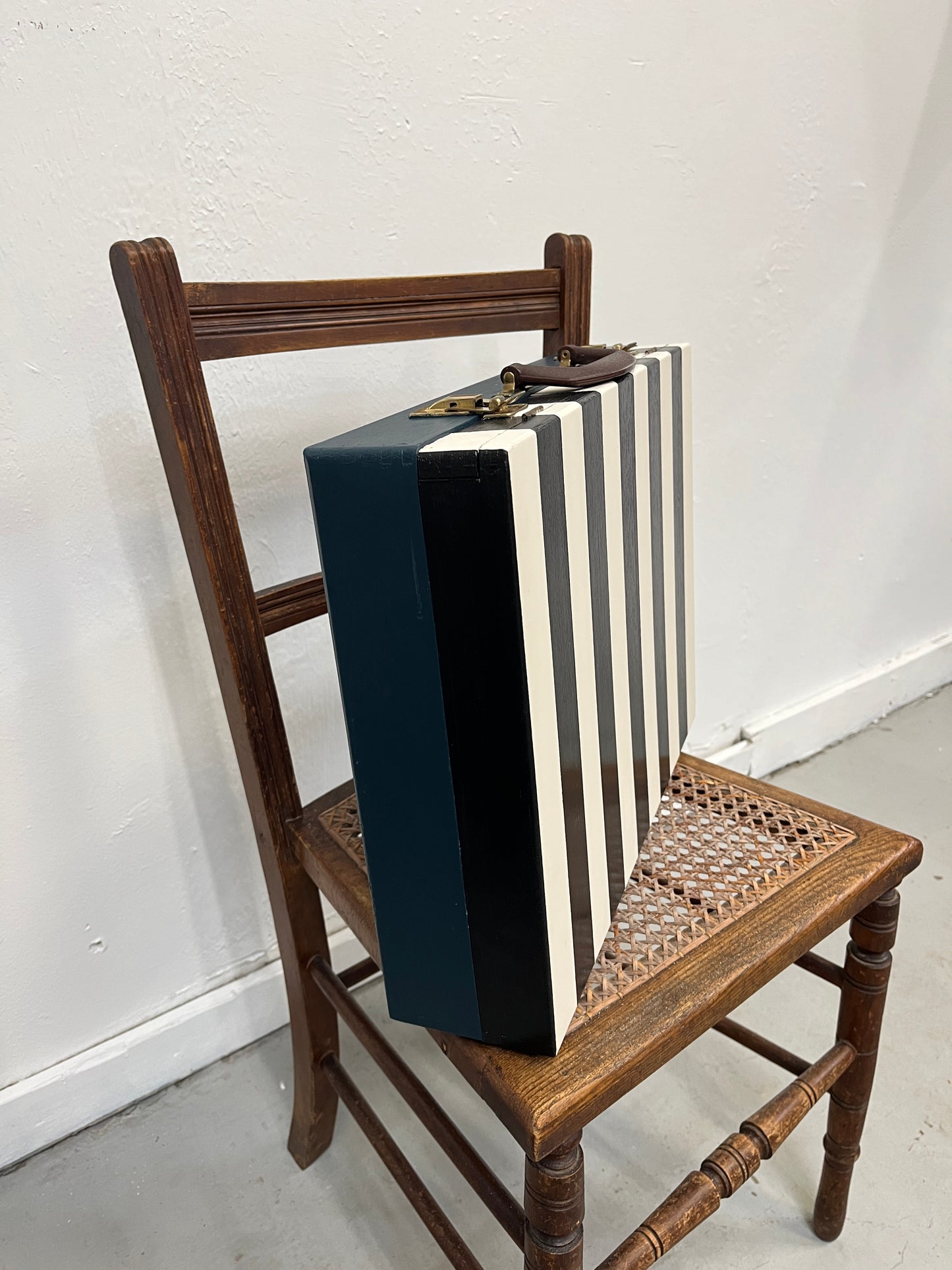 The Pali Customized Vintage Painters Box