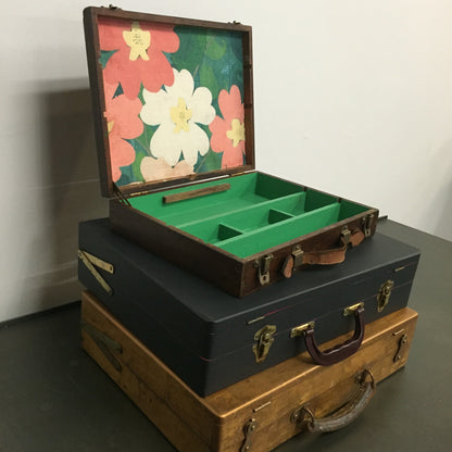Green Paisley Floral - linen print and latex on vintage en plein air artist box