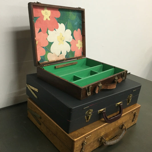 Green Paisley Floral - linen print and latex on vintage en plein air artist box